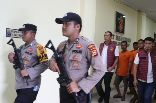 
					Polres Rohul Berhasil Ungkap Sindikat Pencurian Ternak Sapi Yang Resahkan Warga, 10 Tersangka Diamankan