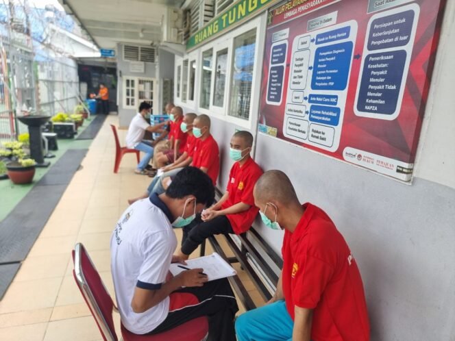 
					Tenaga Kesehatan Lapas Pekanbaru Skrining Warga Binaan Baru Sebagai Upaya Deteksi Dini