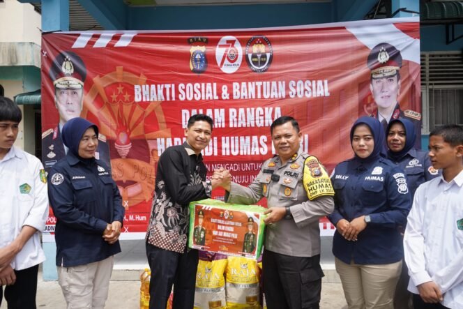 
					Peringati Hari Jadi Humas Polri ke-73, Bidhumas Polda Riau Berbagi Kebahagiaan di Panti Asuhan