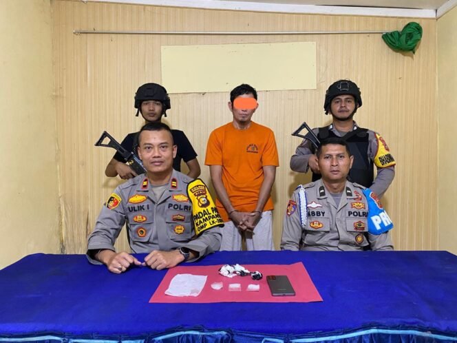 
					Gencar Tindak lanjuti program Asta Cita Presiden RI,Kapolsek Kepenuhan Iptu Ulik Iwanto SH, Sikat Warga Kepenuhan,Miliki 7.58 Gram Sabu.