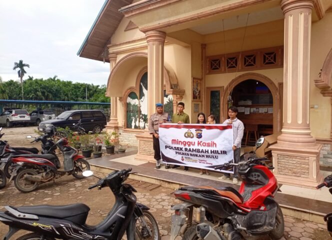 
					Ratusan Jema’at HKBP Ikuti Program Minggu Kasih, Pendeta Berterima kasih Pada Personil Polsek Rambah Hilir 