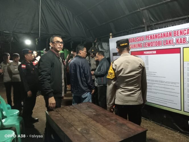 
					Astama Ops Kapolri Tinjau Posko Kemanusiaan Polda NTT, Pastikan Kesiapan Bantuan untuk Korban Erupsi Gunung Lewotobi