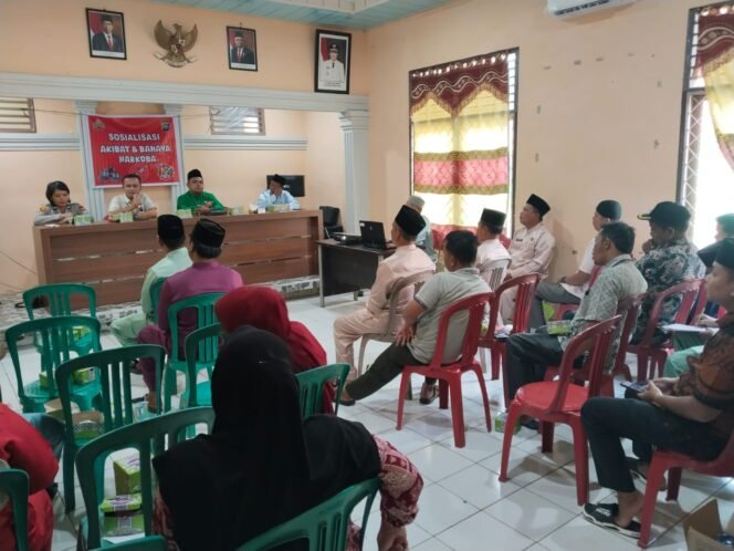 
					Meminimalisir Penyalahgunaan Narkoba, Bhabinkamtibmas Laksanakan Sosialisasi Di Desa Batas 