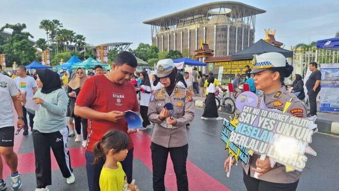 
					10 HARI JELANG PILKADA RIAU 2024 TIM COOLING SYSTEM DITLANTAS POLDA RIAU EDUKASI PENGUNJUNG CFD PEKANBARU