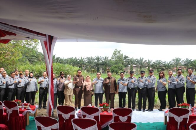 
					Lapas Bangkinang Jadi Pilot Project Ketahanan Pangan, Tanam 100 Bibit Durian Musang King