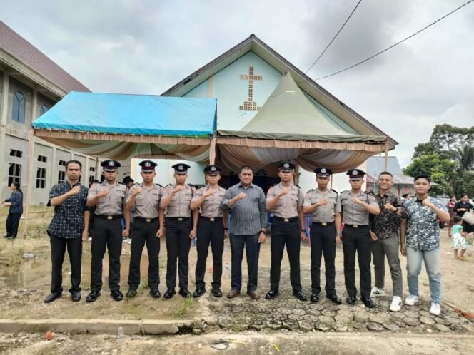 
					Polres Rokan Hulu Gelar Kegiatan Minggu Kasih di Gereja HKBP Pasir Pengaraian
