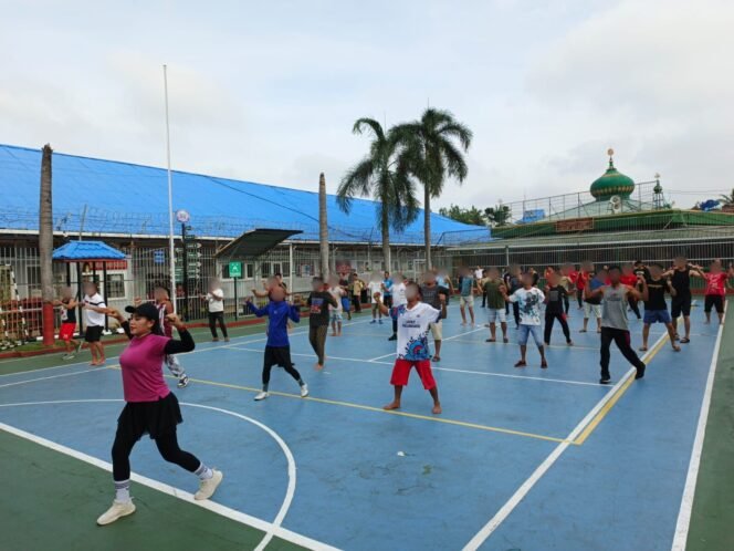 
					Gaya Hidup Sehat, Warga Binaan Lapas Pekanbaru Rutin Laksanakan Senam