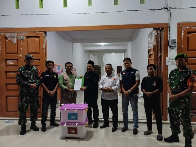 
					OMP-LK24, Serah Terima Logistik Pilkada 2024 Berlangsung Aman Di Kecamatan Bangun Purba