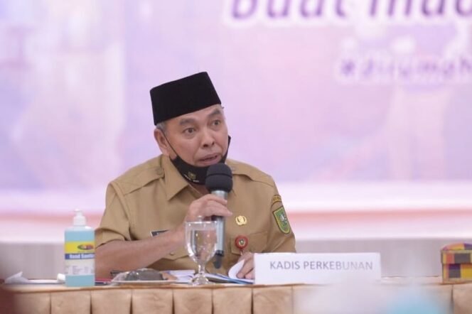 
					ANDI PUTRA (Mantan Bupati Kuansing) ditangkap, kenapa ZULFADLI (Mantan Kadis Perkebunan Provinsi Riau) tidak. CEP PERMANA GALIH : “Kami akan demo di depan KEJATI RIAU.”