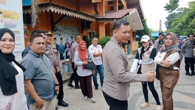 
					Dugaan Kecurangan Pilkada Dilaporkan, Relawan Paslon 01 Serbu Bawaslu Pekanbaru !!