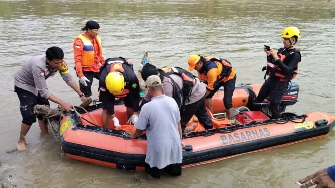 
					Penemuan Anak Tenggelam Di Sungai Rokan Kulim, Telah Meninggal Dunia