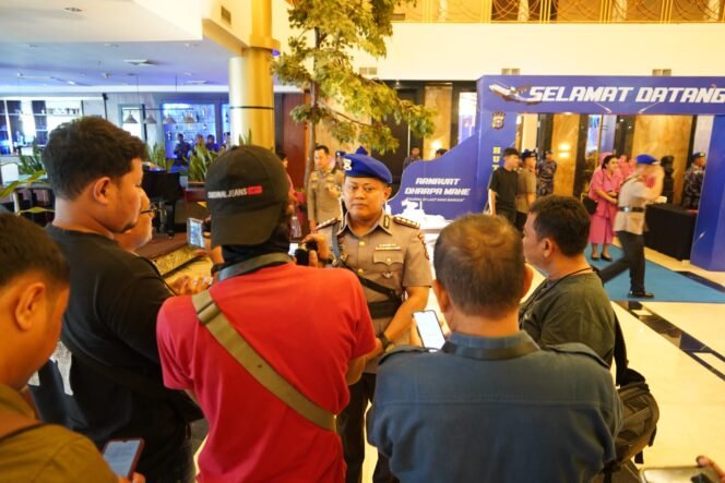 
					Dirlantas Polda Riau Himbau Seluruh Masyarakat Yang Hendak Ke Sumbar Pengguna Jalan Gunakan JL. Alternatif