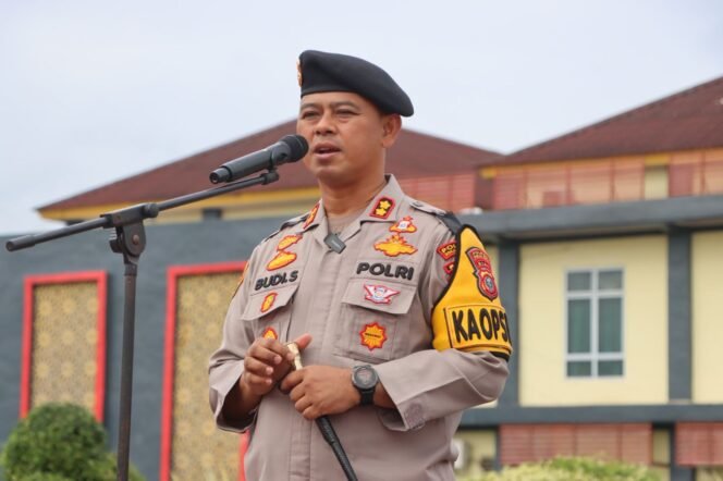 
					OMP-LK24-Apel Pelepasan Personil BKO Satuan Brimob Batalyon A Polda Riau Untuk Pengamanan Pilkada 2024 Di Kabupaten Rokan Hulu