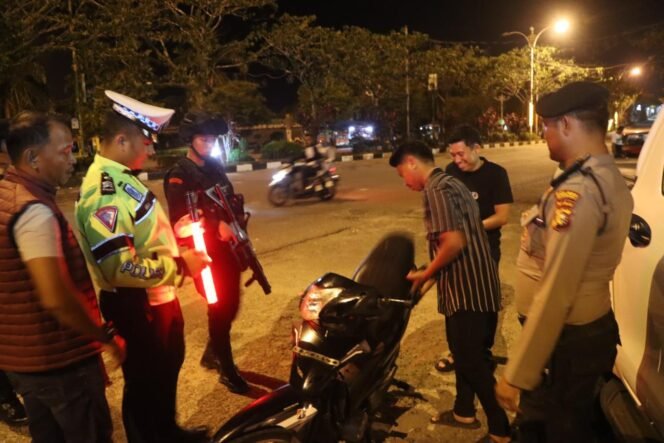 
					OMP-LK24-Polres Rokan Hulu Gelar Patroli Berskala Besar Untuk Cipta Kondisi Pasca Pilkada Serentak 2024