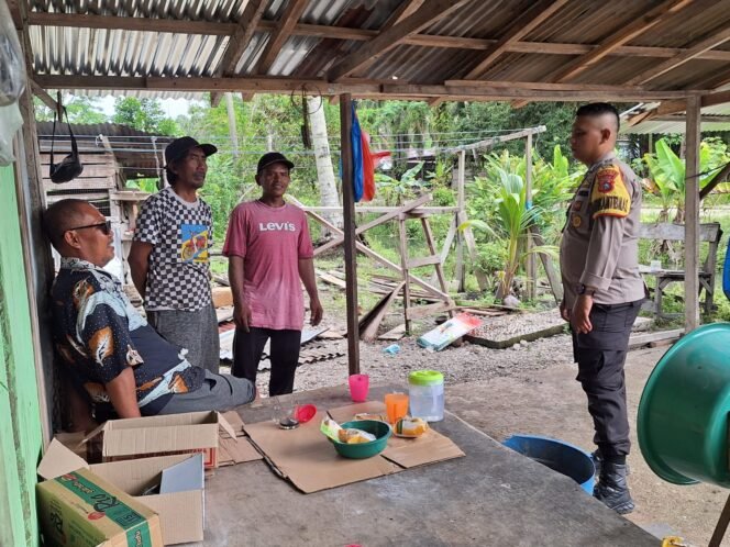 
					OLLK-24, Bhabinkamtibmas Desa Rawa Makmur Laksanakan Giat Sambang Dan Himbauan Kamtibmas.