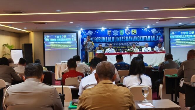 
					Sukseskan Naturu 2024/2025 Ditlantas Polda Riau Gelar Rapat Forum LLAJ 