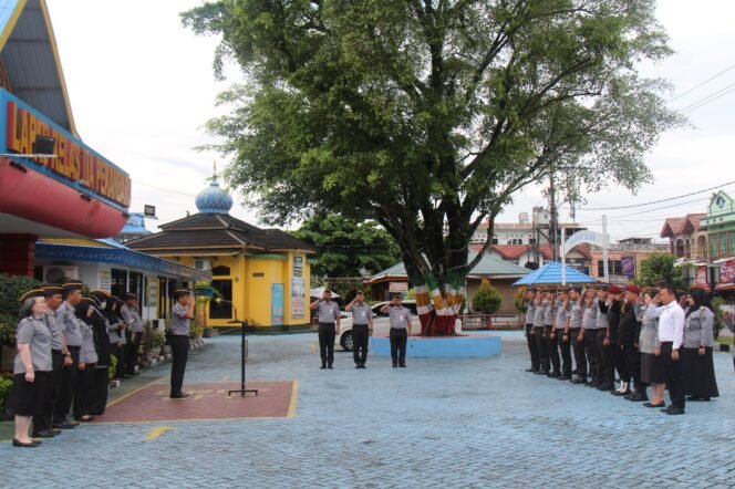 
					Apel Pagi Penutup Tahun 2024, Kepala Pengamanan Lapas Pekanbaru Sampaikan Beberapa Hal Penting