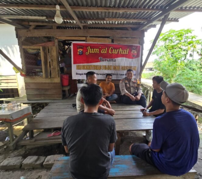 
					Bhabinkamtibmas Bonai Darussalam Galang Kebersamaan dengan Tokoh Pemuda dan Masyarakat Desa Kasang Mungkal