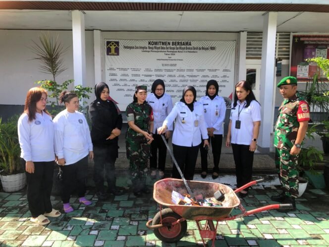 
					Razia Blok Hunian Bersama Penegak Hukum