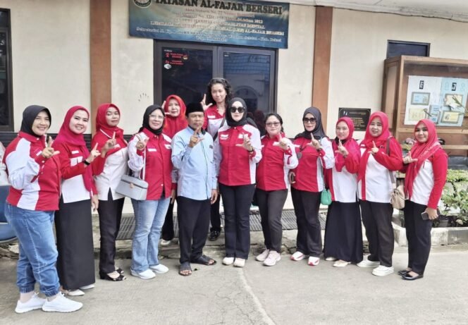 
					DPP Perempuan LIRA Dan DPD PL Bekasi Lakukan Kegiatan Sosial Di Yayasan Al Fajar Berseri