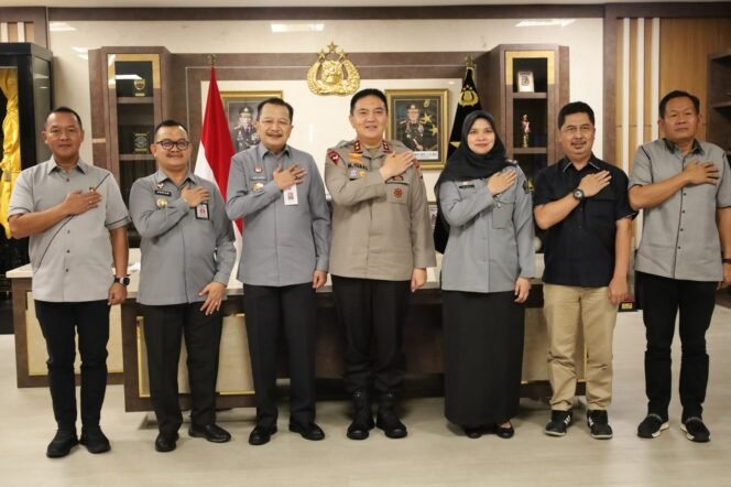 
					Tingkatan Sinergitas Dengan Aparat Penegak Hukum, Kakanwil Kemenkum Riau Kunjungi Polda Riau.