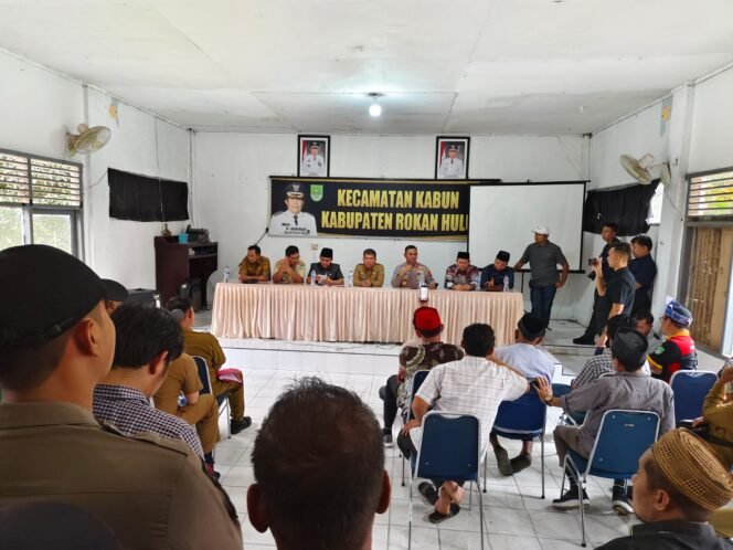 
					Forum Petani Desa Kabun (FPBMS) Gelar Aksi Unjuk Rasa Di Pt. Padasa Enam Utama, Tuntut Realisasi Hak Lahan Plasma 20%