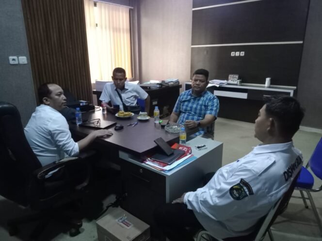 
					Konflik Di Kabun, Kasat Intelkam Polres Rokan Hulu Koordinasi Dengan Disnakbun Kabupaten Rokan Hulu