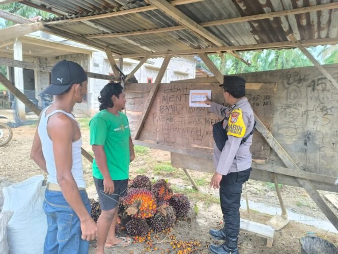 
					Inovasi Bhabinkamtibmas Polsek Rambah Dengan Ajak Warga Lapor Polisi Melalui Giat “Yok Lapor Polisi”
