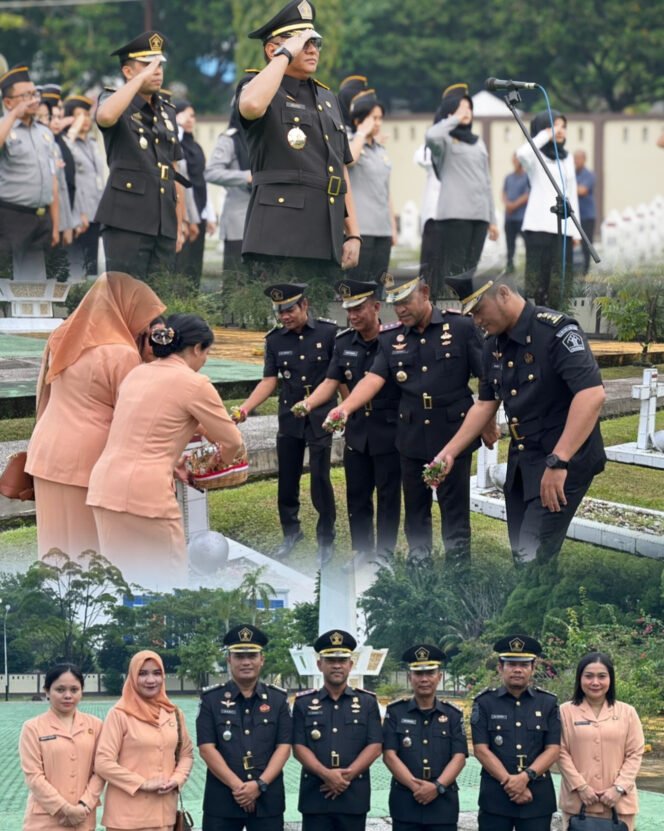 
					Kenang Jasa Pahlawan pada Momen HBI ke-75, Jajaran Lapas Pekanbaru Ikuti Upacara Tabur Bunga di Taman Makam Pahlawan Kusuma Dharma.