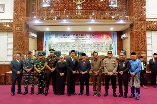 
					Paripurna Penetapan Bupati dan Wakil Bupati Terpilih dihadiri Kapolres Rohil