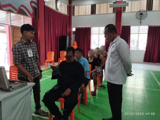 
					Peduli Kesehatan Warga Binaan, Lapas Pekanbaru Lakukan Pemeriksaan Mata Gratis.