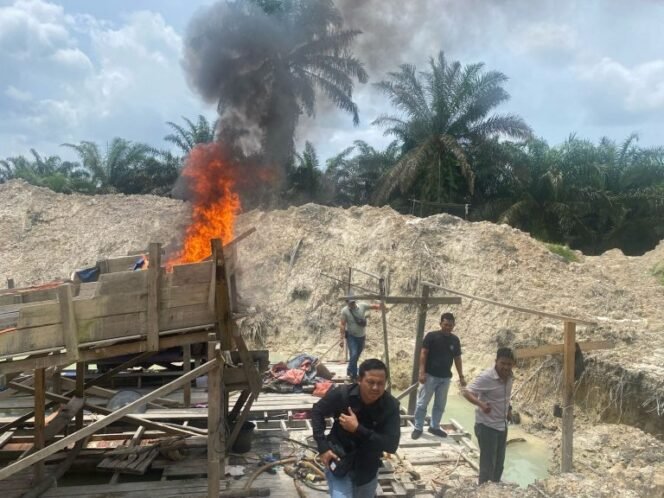 
					Polsek Singingi Musnahkan Alat Tambang Emas Ilegal di Desa Kebun Lado