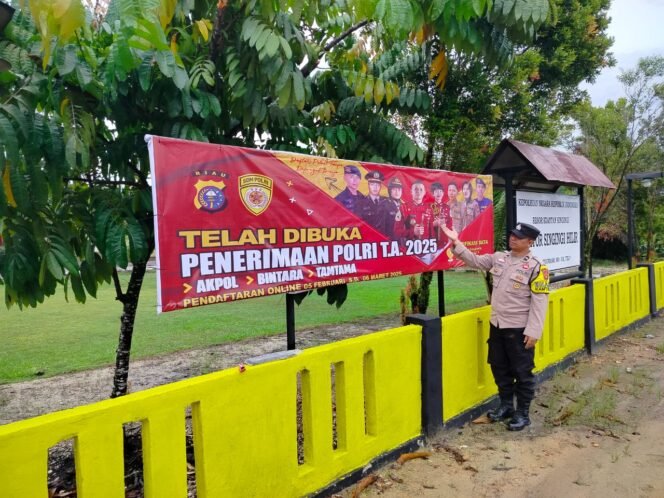 
					Transparansi Seleksi Polri 2025, Polsek Singingi Pasang Spanduk Informasi