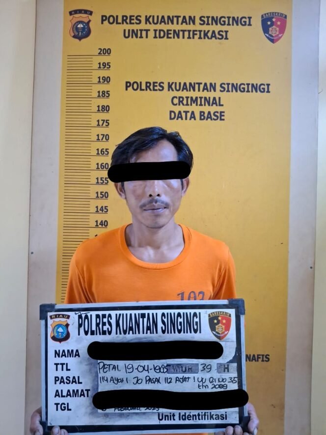 
					Polres Kuansing Tangkap Pengedar Sabu di Desa Petai, 14 Paket Barang Bukti Disita.