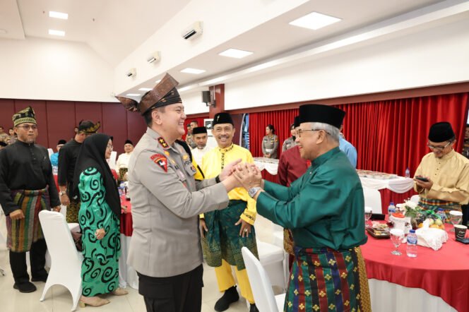 
					Kapolda Riau dan FKPMR Bersinergi: Bangun Keamanan dengan Soft Power & Cooling System