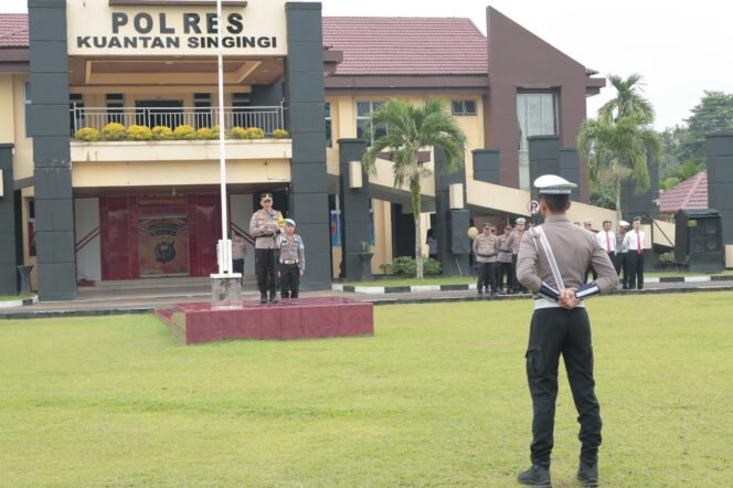 
					Polres Kuansing Gelar Apel Pasukan, Siapkan Pengamanan Pelantikan Bupati dan Wakil Bupati Terpilih.