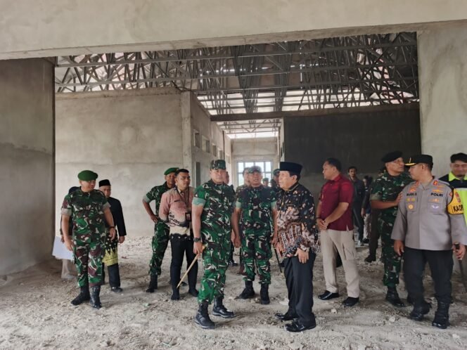 
					Pangdam I/BB Tinjau Lokasi Makodim Rokan Hulu: Perkuat Pertahanan dan Sinergi dengan Masyarakat