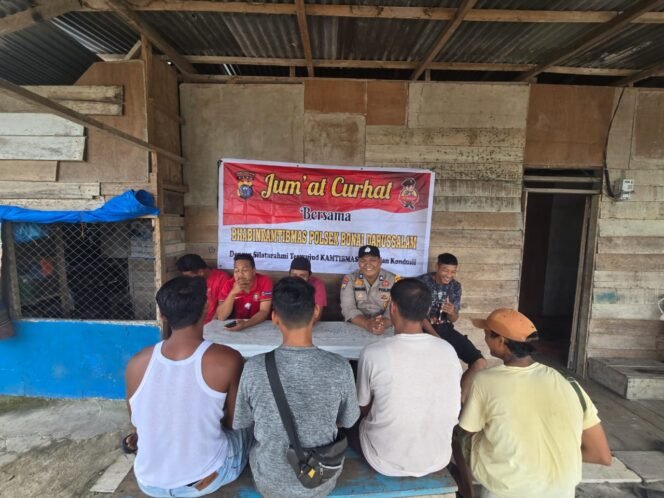 
					Bhabinkamtibmas Kasang Mungkal Gelar Jum’at Curhat, Perkuat Sinergi dengan Masyarakat untuk Kamtibmas.