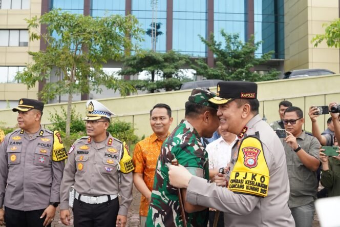 
					Pererat Sinergi, Pangdam I/BB Mayjen TNI Rio Ferdianto Disambut Hangat di Polda Riau.