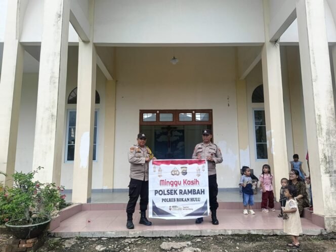 
					Polsek Rambah Gelar Patroli di Gereja untuk Jamin Keamanan Ibadah