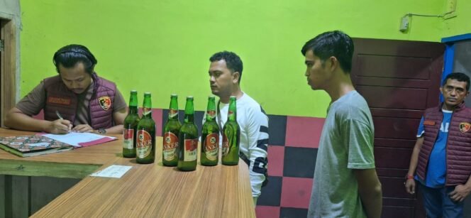 
					Sat Reskrim Polres Rokan Hulu Gelar KRYD, Sita Miras di Tempat Hiburan Malam.