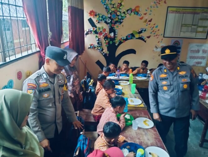
					Dukung Gizi Anak, Yayasan Tuah Karya Mandiri Bagikan Makan Bergizi Gratis di Rokan Hulu