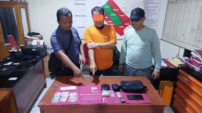 
					Polsek Tandun Tangkap Pengedar Sabu, 12,03 Gram Barang Bukti Diamankan.