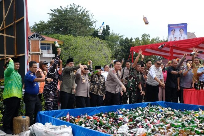 
					Polda Riau Musnahkan 184,5 Kg Sabu dan Ribuan Ekstasi, Tegaskan Penindakan Keras Jelang Ramadan.