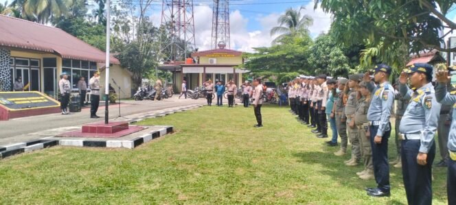 
					Polsek Singingi Gelar Apel Gabungan, Amankan Tradisi Balimau Kasai di Kuansing.