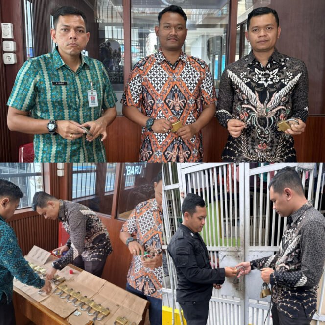 
					Perawatan Gembok, Salah Satu Upaya Deteksi Dini Cegah Gangguan Kamtib di Lapas Pekanbaru.