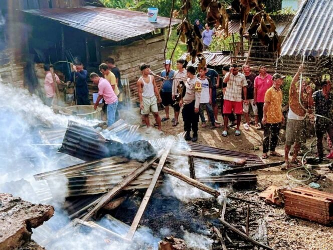 
					Damkar Kampar Melahap Api Kampung Lintang, Tuntaskan Bencana Kebakaran Tanpa Korban Jiwa.