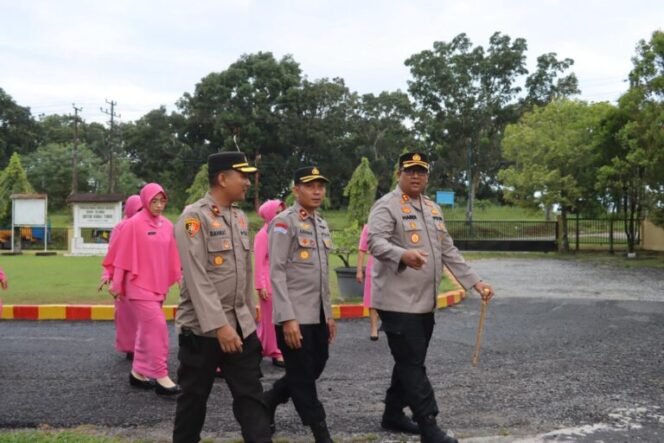 
					Kapolres Dumai Silaturahmi ke Polsek Dumai Timur: Perkuat Kedisiplinan, Perangi Judi Online, dan Dukung Ketahanan Pangan.