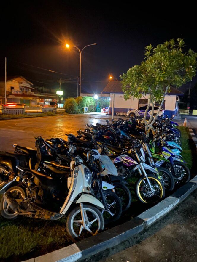 
					Ciptakan Ramadhan Kondusif, Polres Rohul Amankan 32 Motor Knalpot Brong dan Balap Liar.