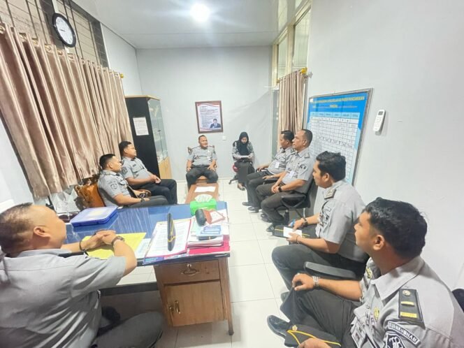 
					Tingkatkan Kinerja Ramadhan, Kalapas Pasir Pangaraian Gelar Rapat Bersama Pejabat Struktural.